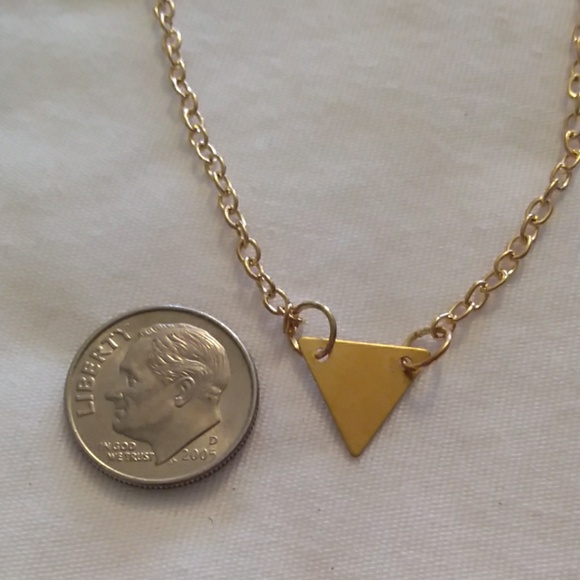 Gold triangle necklace - Picture 2 of 3